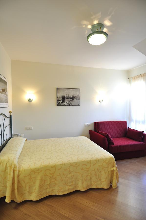 Hotel Apartamentos Aralso Sotillo ลา ลาสตริญา ภายนอก รูปภาพ